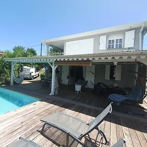 Charmant Haut De Avec Piscine Partagee Hébergement de vacances